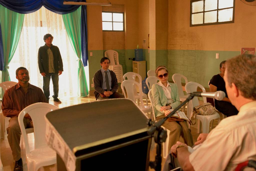 ‘Santo Maldito’: série reflete sobre fé com muito mistério envolvido