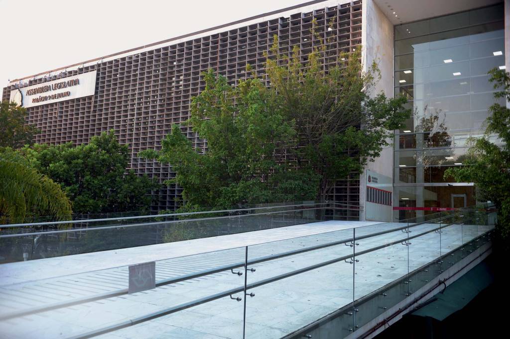 Alesp aprova reajuste de salário mínimo paulista para R$ 1 550