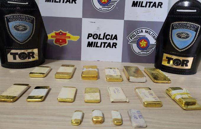 Polícia prende homem com 18 barras de ouro sem documentação