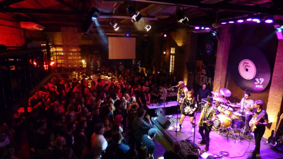 Uma noite de show em 2022: casa lotada. Uma noite de show em 2022: casa lotada.