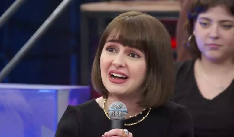 Klara Castanho chora ao falar publicamente sobre caso de estupro