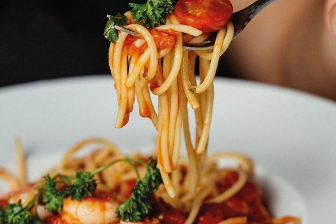 Bazar Mamma Mia vende roupas, itens de decoração e comidinhas