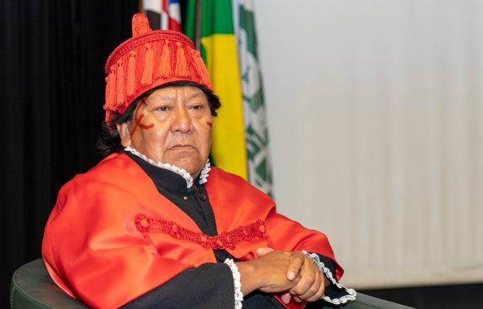 Unifesp concede título de doutor honoris causa a xamã do povo Yanomani