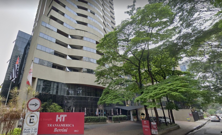 Criminosos roubam carros de luxo em hotel na Zona Sul