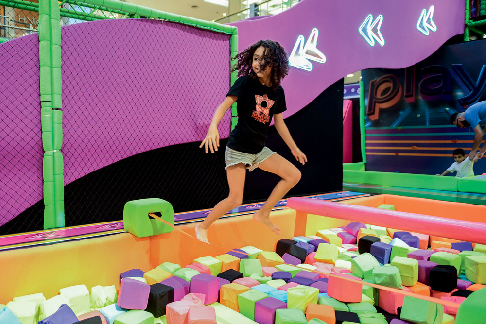 Shopping Anália Franco tem parque indoor com tobogãs e piscinas de espuma