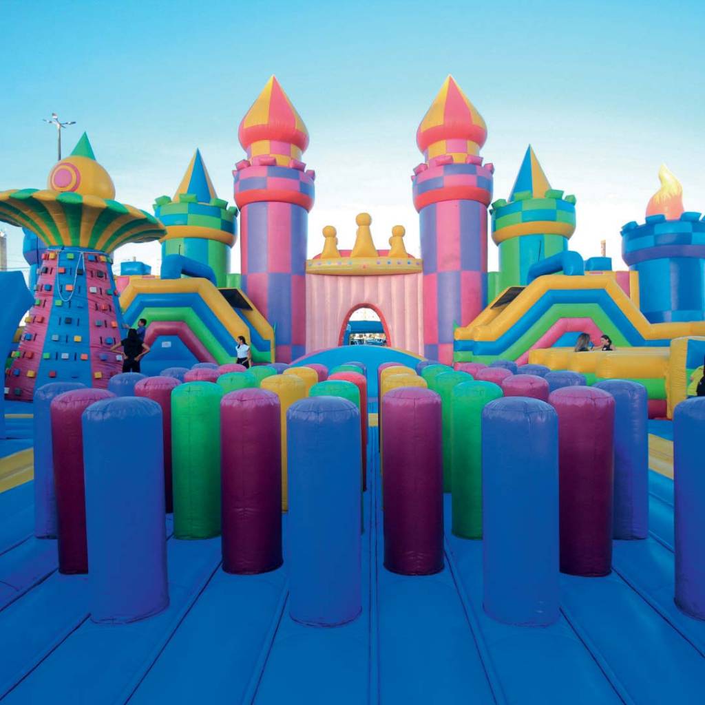 Shopping na Zona Leste ganha castelo inflável gigante