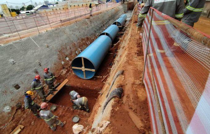 Adutora que abastece 2,5 milhões de pessoas é desviada para obra do Metrô