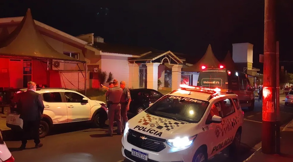 Homem esfaqueia 7 pessoas em hospital e é morto pela PM no interior de SP