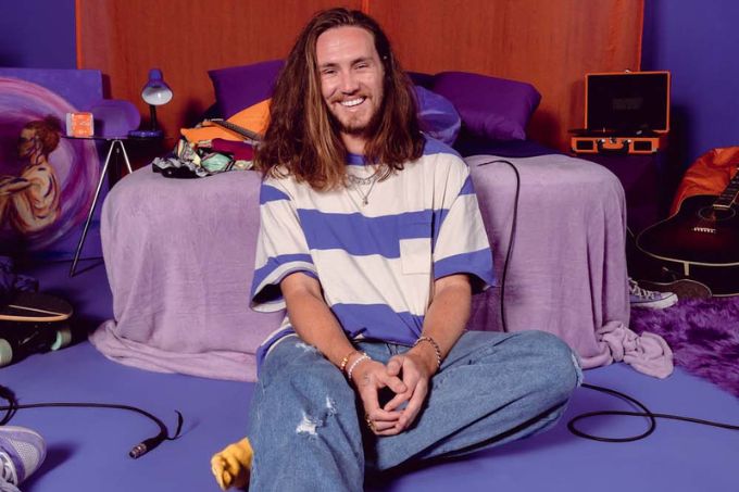 Vitor Kley recebe participações especiais em show do seu primeiro DVD