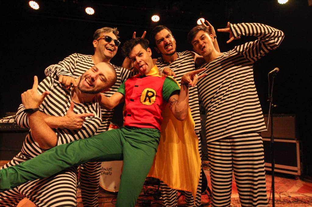 Depois de 27 anos, Mamonas Assassinas volta aos palcos com nova formação