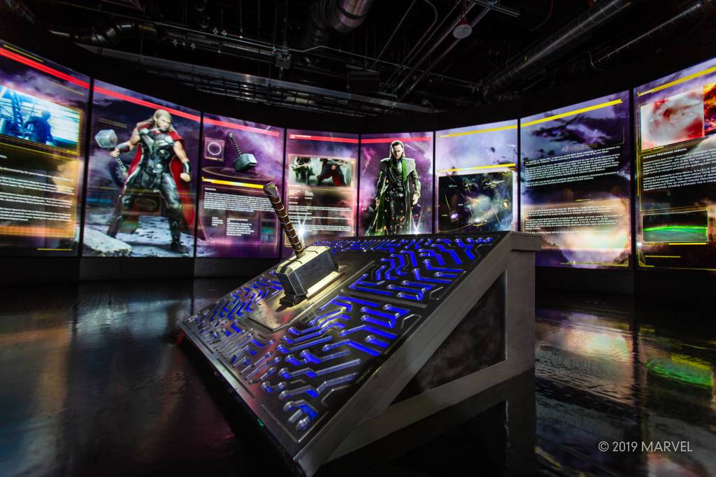 Exposição ‘instagramável’ da Marvel traz figurinos e adereços dos filmes