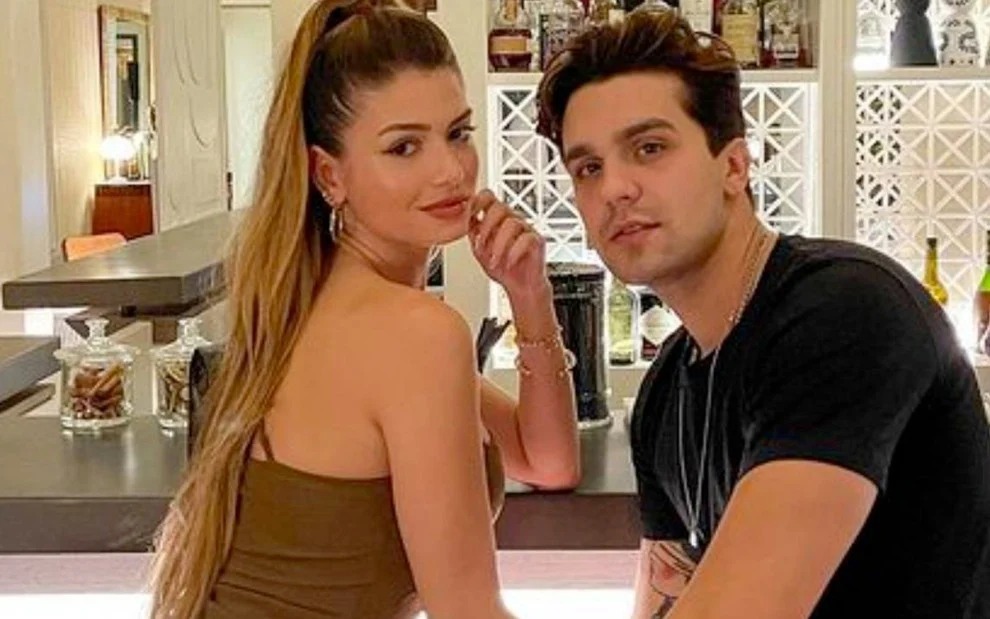 Izabela Cunha e Luan Santana.