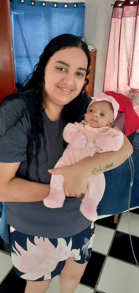 Camila e a filha Emanuelly Camila e a filha Emanuelly.
