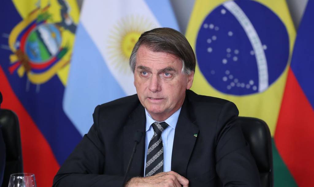 Justiça de SP bloqueia R$ 87 mil das contas de Bolsonaro