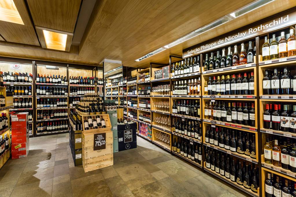 Empório Santa Maria promove feira de vinhos com descontos