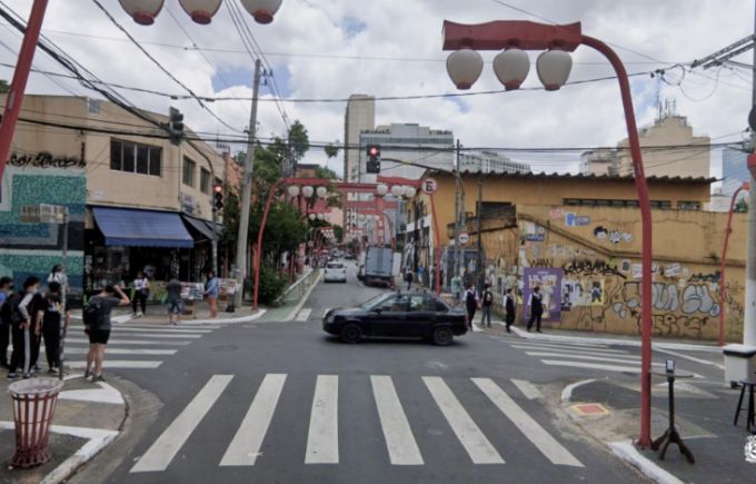 CruzamentoAmericodeCamposGalvaoBuenoatual Imagem mostra como é atualmente o cruzamento das ruas Américo de Campos com a Galvão Bueno