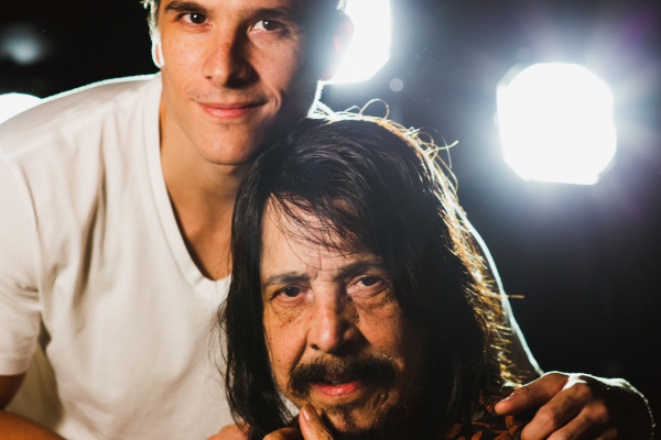 Benito Di Paula faz show com o filho, Rodrigo Vellozo, em São Paulo