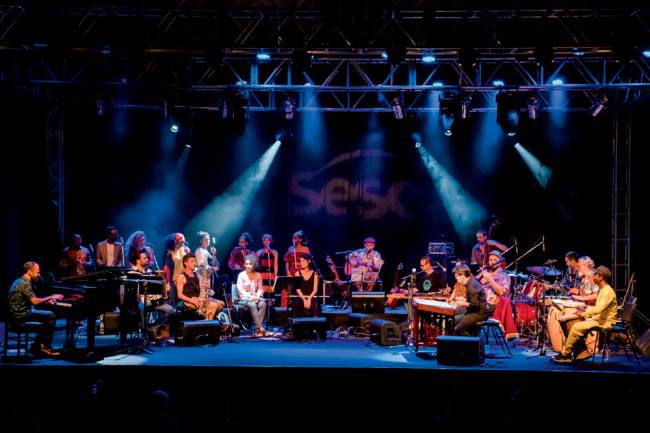 Orquestra Mundana Refugi – Andre Yamamoto (2).jpeg Multicultural: Orquestra Mundana Refugi se apresentará no Museu da Imigração