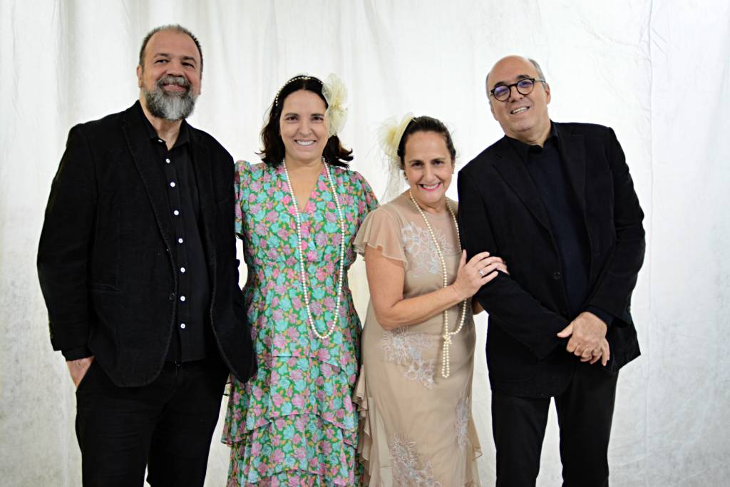 Trovadores Urbanos fazem show gratuito no Dia dos Namorados