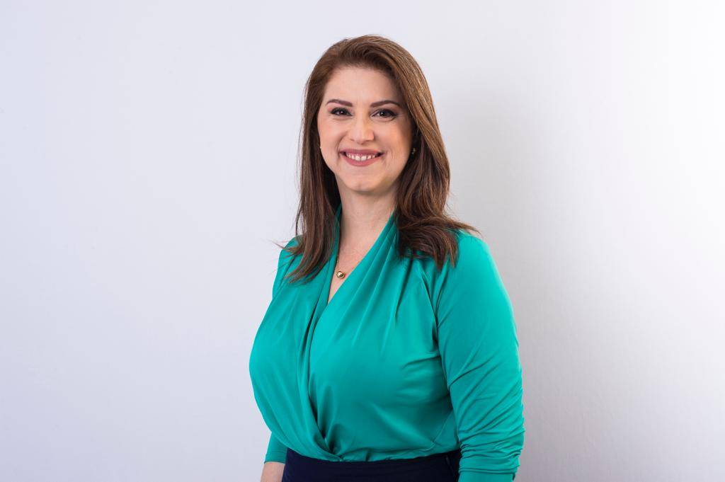Juliana Rosa estreia programa de economia no BandNews