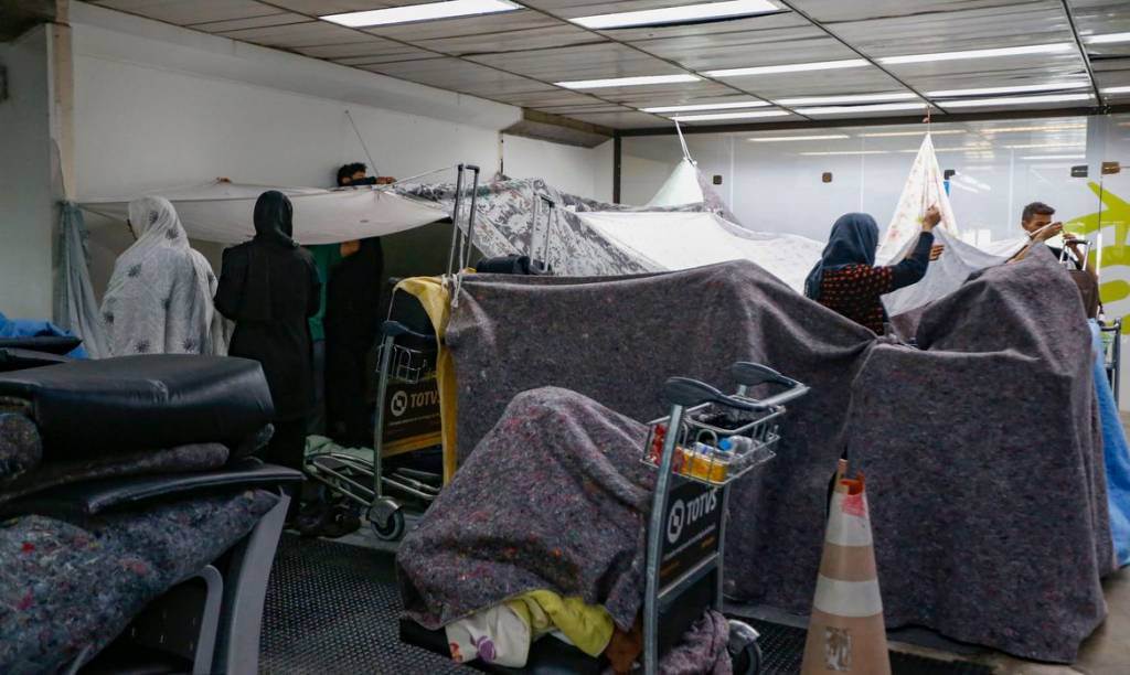 Após surto de sarna em aeroporto, Ministério cria políticas de saúde para migrantes e refugiados