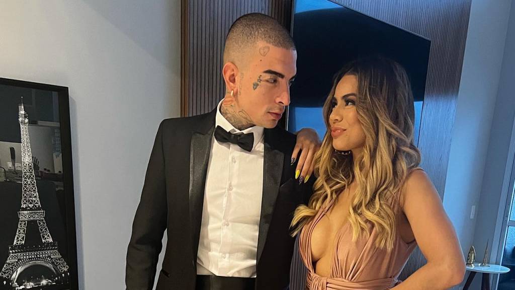 Lexa mantém casamento com MC Guimê