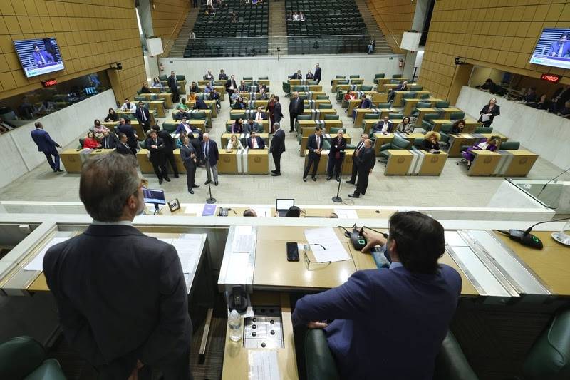 Deputados votam a favor de trem que liga São Paulo a Campinas