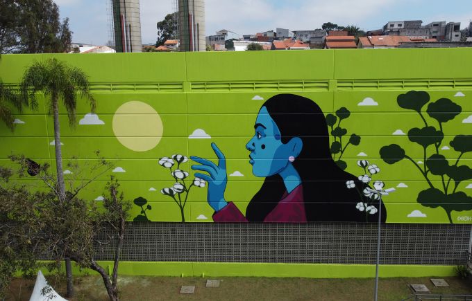 Parede de CEU da Zona Leste vira tela para mural gigante