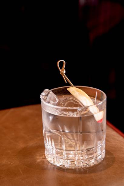 Drinque meu caju: leva gim com a fruta que dá nome ao bar Drinque meu caju: leva gim com a fruta que dá nome ao bar