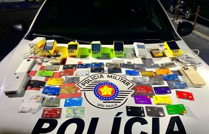 Falso taxista é preso com 41 cartões de crédito no Itaim Bibi