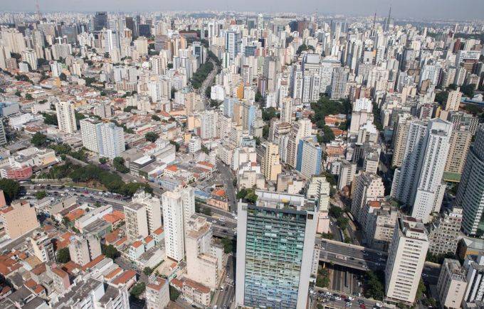 Número de imóveis construídos supera em quatro vezes o de novos habitantes
