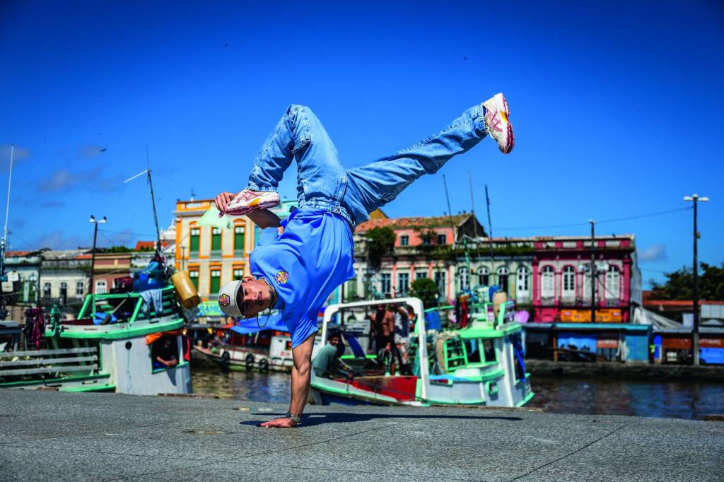 B-Boy Leony leony-breaking-b-boy