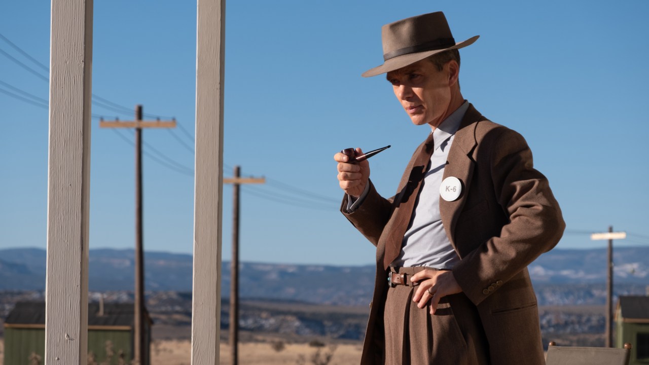 Cillian Murphy brilha no papel do físico J. Robert Oppenheimer.