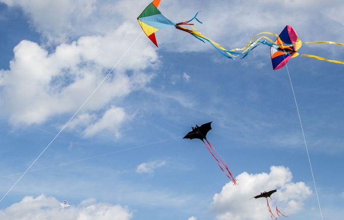 Acidentes com pipas na rede elétrica cresceram 55,6% na capital