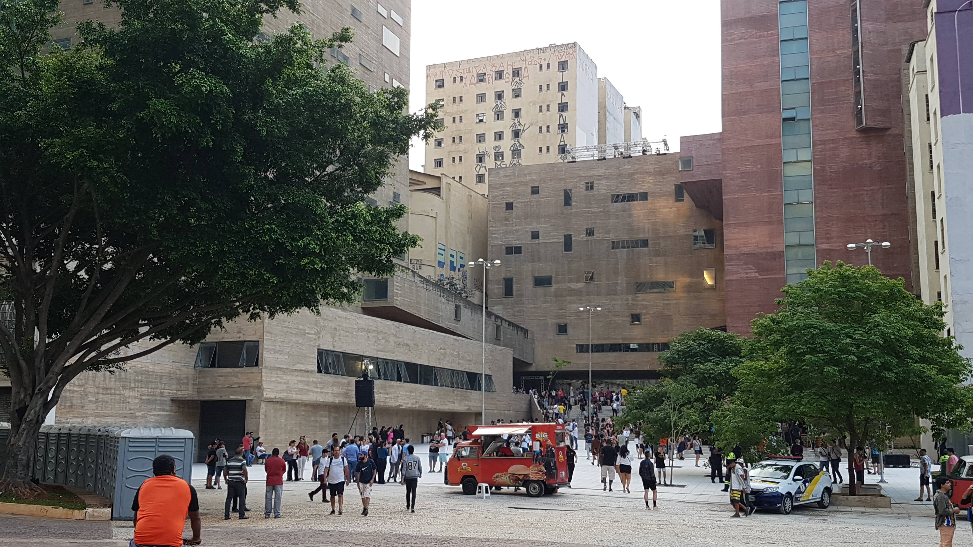 Projeto da prefeitura leva shows e teatro gratuitos para espaços públicos