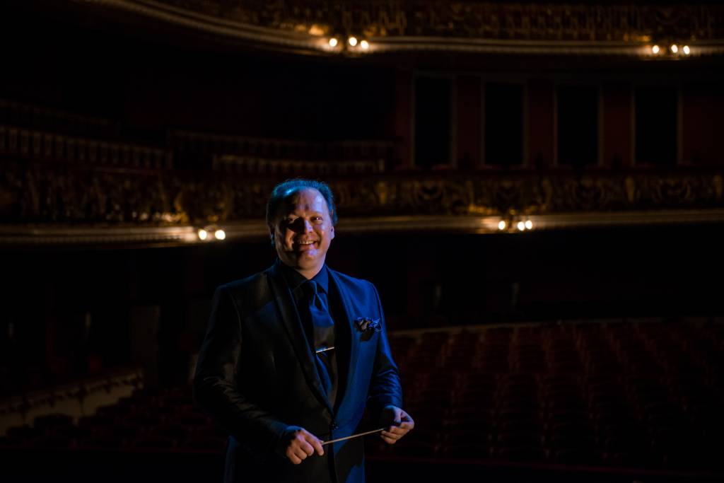 Maestro Roberto Minczuk rege a Osesp pela primeira vez em doze anos