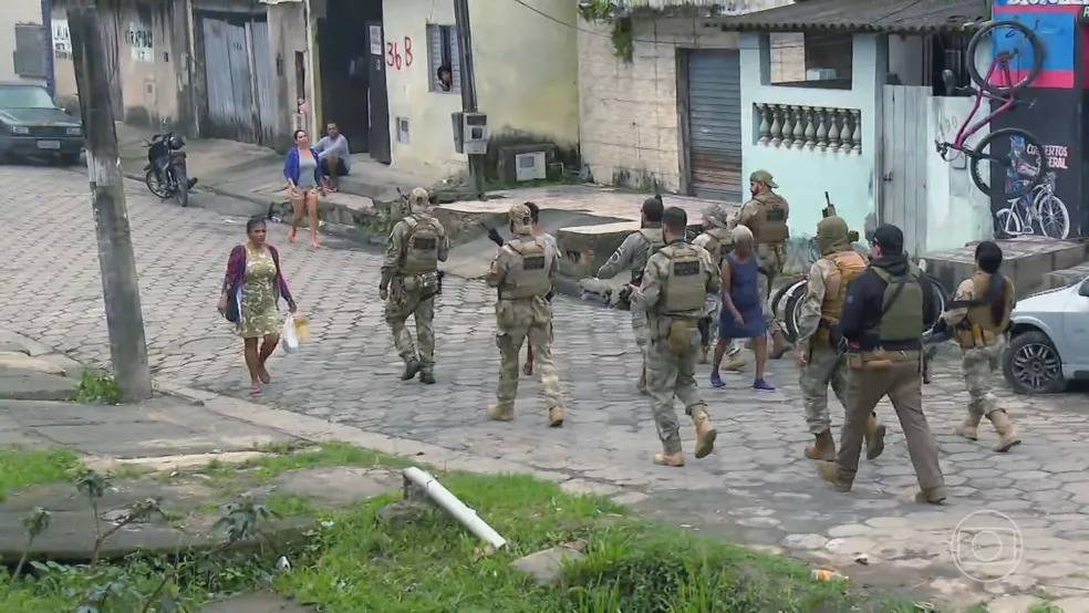 Sobe para 18 número de mortos em operação da polícia no Guarujá