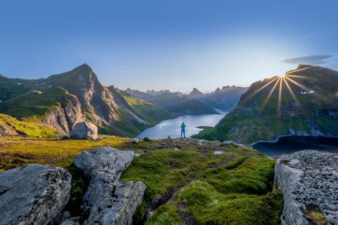 Para o monge Boddhana Tattva, a felicidade vem da ação com essência