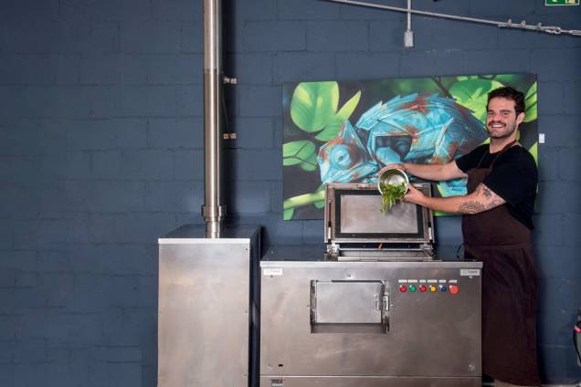 Resíduos orgânicos viram adubo doado a instituições: no Corrutela Resíduos orgânicos viram adubo doado a instituições: no Corrutela