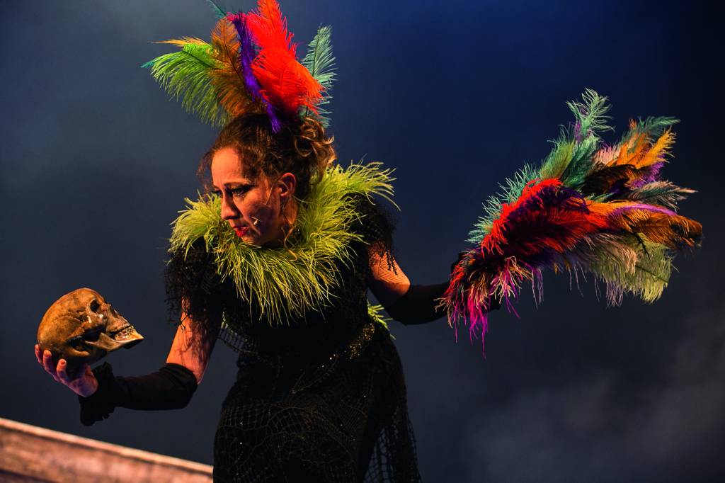 Gerald Thomas estreia versão final de ‘G.A.LA.’ em São Paulo