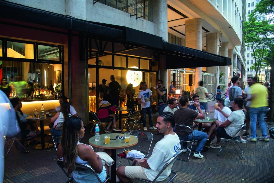 Gaspar Bar e Praça: a fachada em frente à Dom José Gaspar