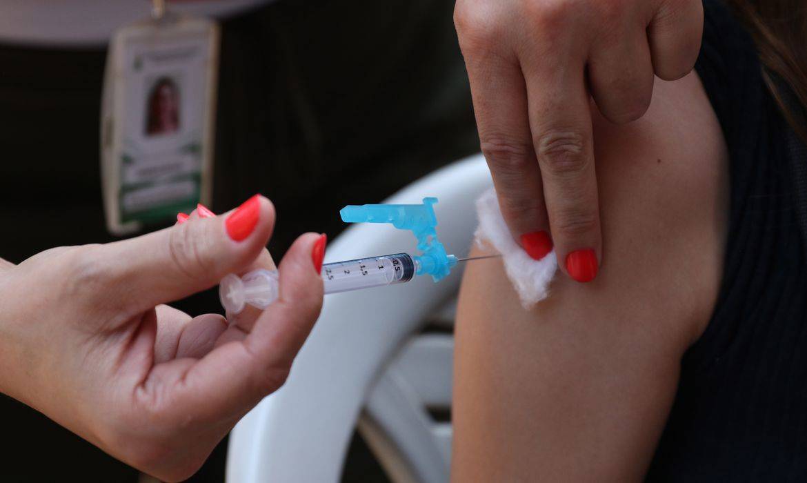 Após novos casos, Saúde alerta para imunização contra febre amarela