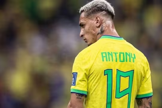 Antony se pronuncia após acusação de violência doméstica pela ex