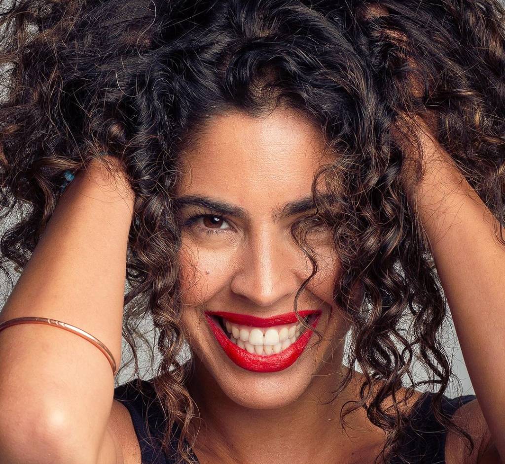 Bela Gil posta foto nua para celebrar o Dia do Sexo 