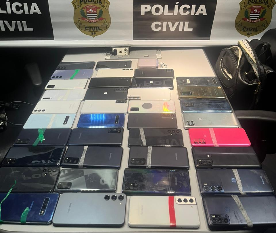 Polícia Civil apreende 74 celulares furtados por um casal no The Town