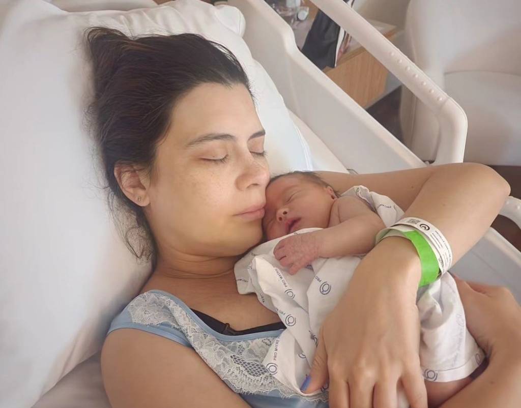 Michelle Loreto publica foto com a filha e faz reflexão