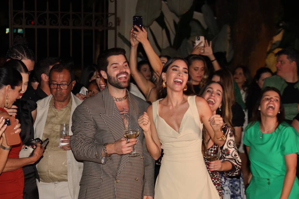 Com show de Nando Reis, Romana Novais inaugura clínica nos Jardins