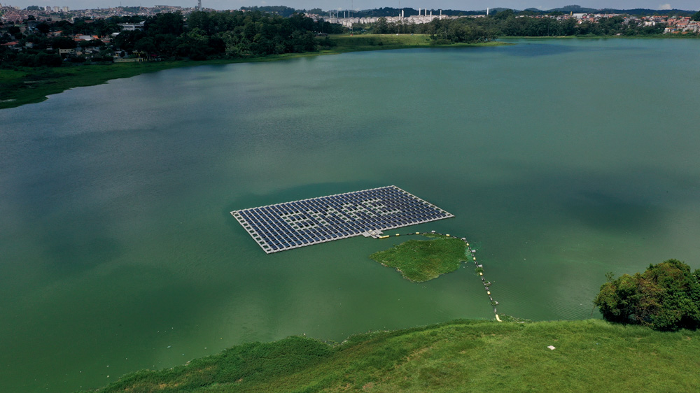 UsinafotovoltaicaEmae Teste: usina piloto ocupou 1 000 metros quadrados da represa