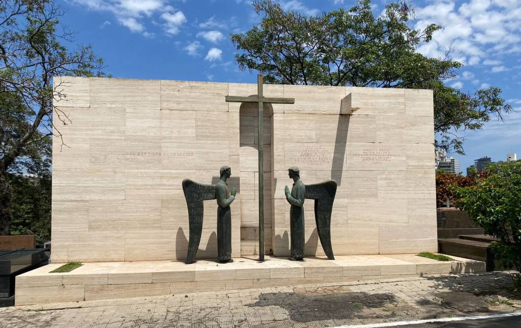 Cemitério São Paulo retoma visitas guiadas mensais