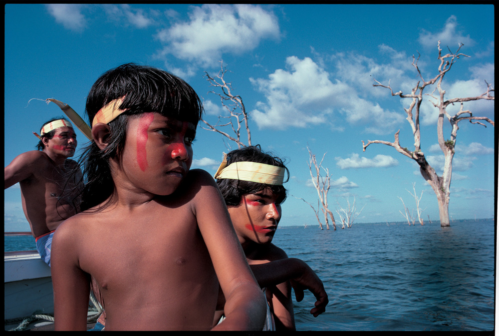 Viagem do fotógrafo Hiromi Nagakura com Ailton Krenak é tema de exposição
